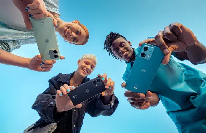 مزايا وعيوب هاتف Motorola Edge 40 Neo مزايا وعيوب هاتف Motorola Edge 40 Neo