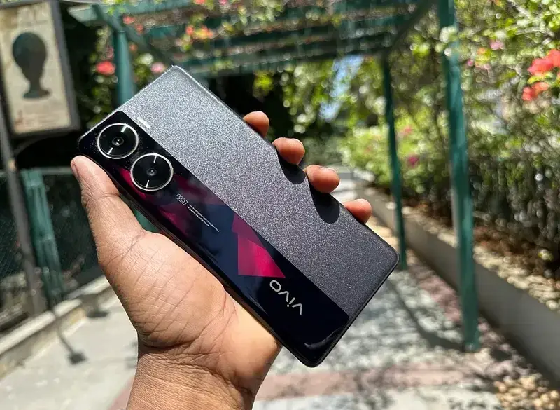 مزايا وعيوب هاتف vivo V29e مزايا وعيوب هاتف vivo V29e