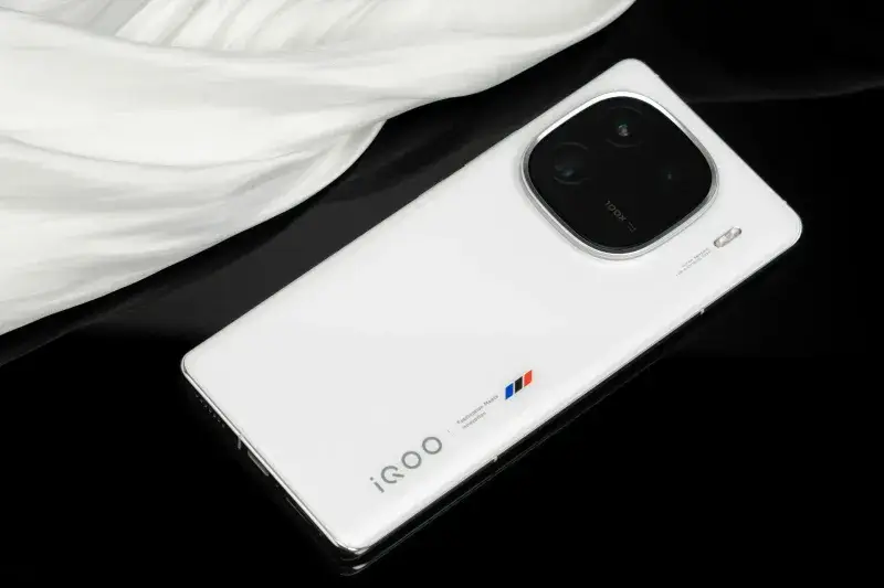 vivo iQOO 12 Pro Testbericht vivo iQOO 12 Pro Testbericht